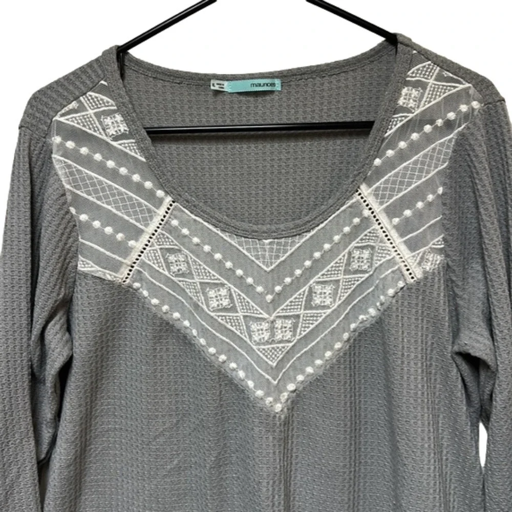 Maurice’s long sleeve with small lace overlay - Picture 2 of 2